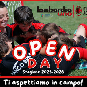 Scuola calcio di Milano e Centro Tecnico Milan open day gratuiti a giugno e luglio 2025 presso il CS Palauno oppure presso il CS Pozzo. Nell'immagine dei ragazzi festeggiano dopo un goal! Inoltre presente il testo/locandina che spiega come funziona. Stesso testo che si trova in questa pagina del sito web.